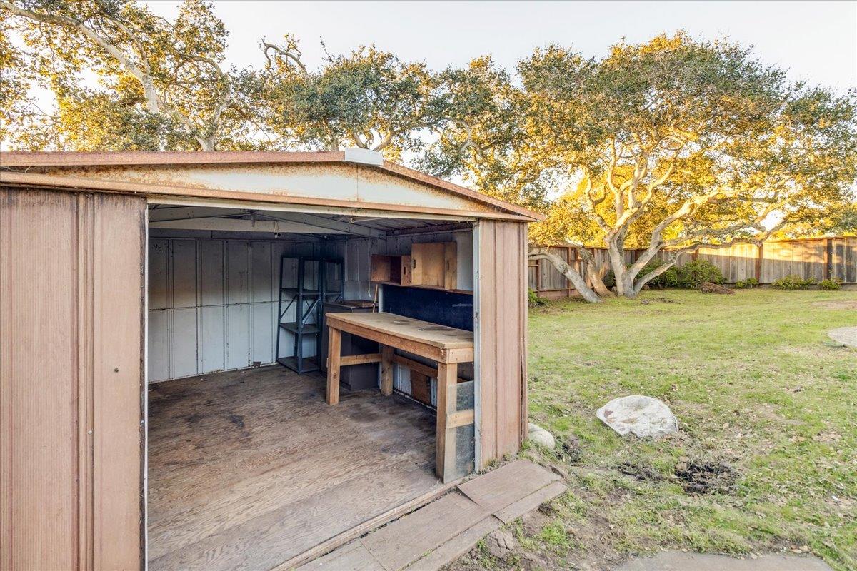 15175 Oak Hills Drive