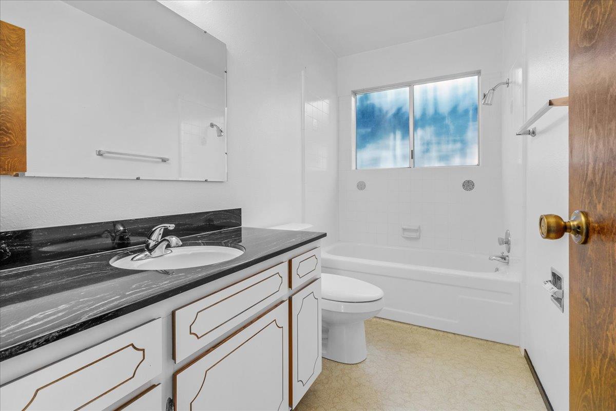 15175 Oak Hills Drive