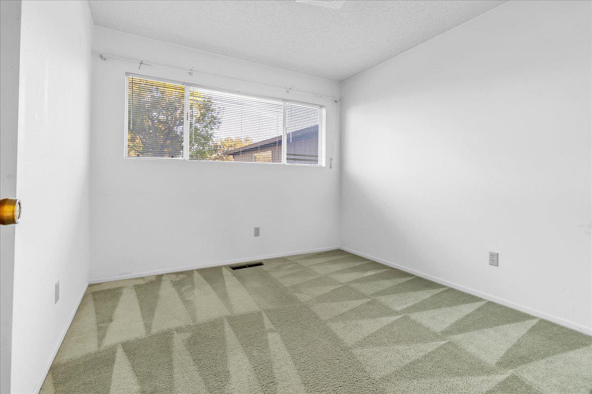 15175 Oak Hills Drive