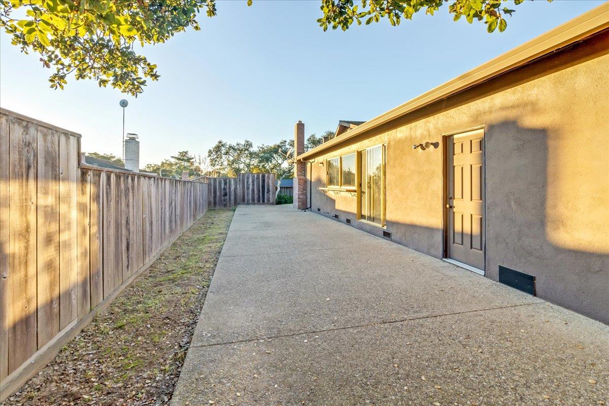 15175 Oak Hills Drive