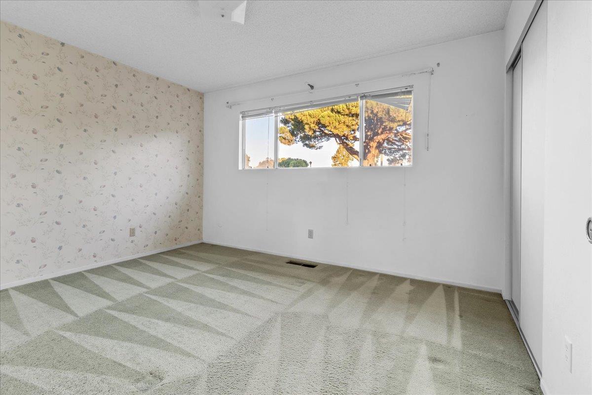 15175 Oak Hills Drive