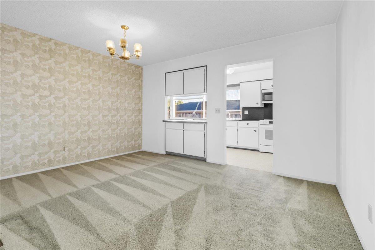 15175 Oak Hills Drive