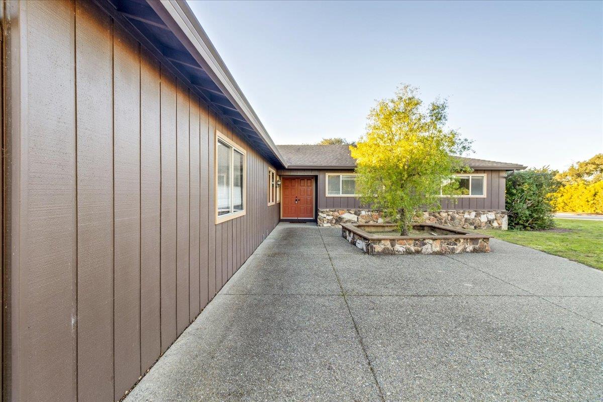 15175 Oak Hills Drive