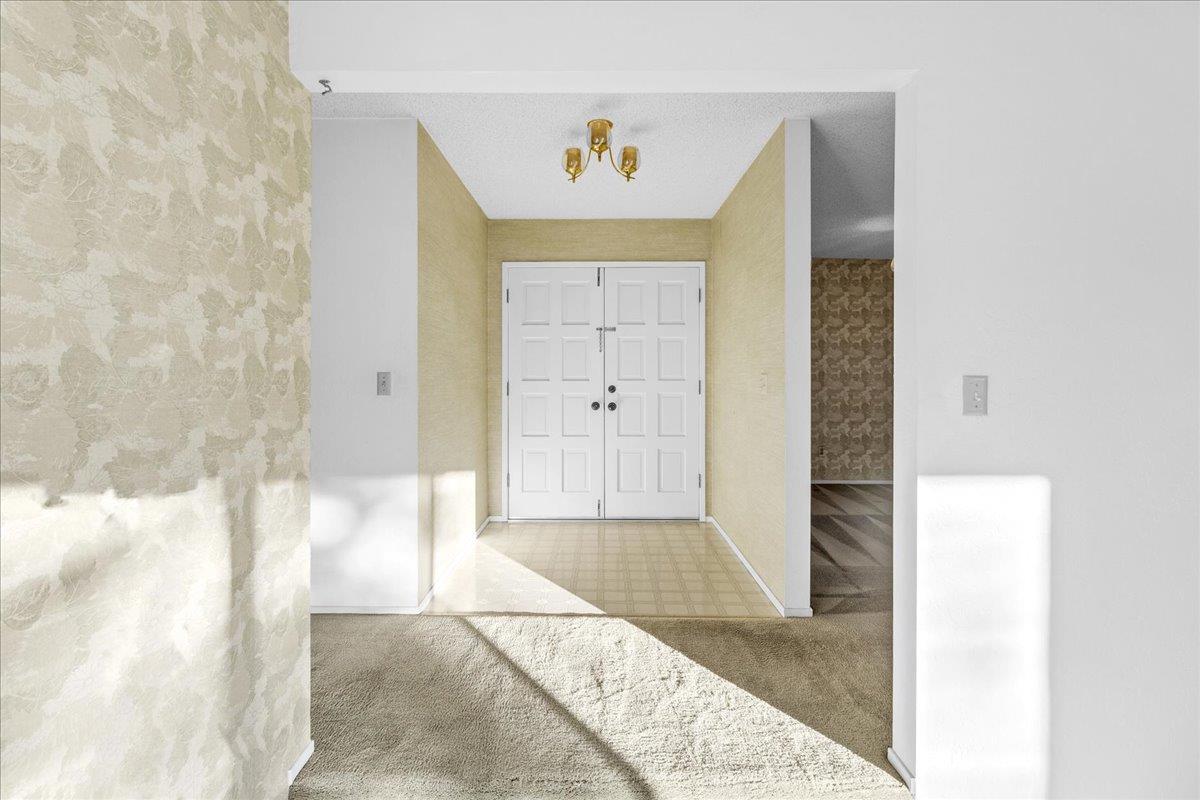 15175 Oak Hills Drive