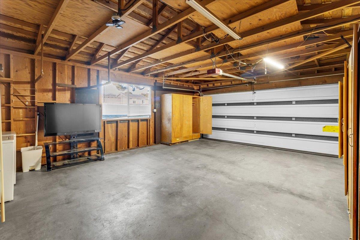 15175 Oak Hills Drive