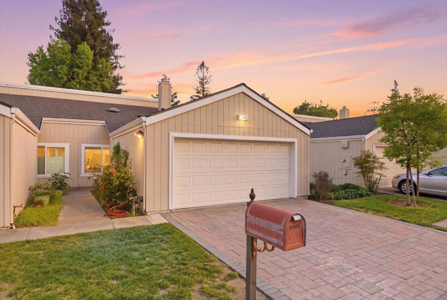 22652 Silver Oak Lane