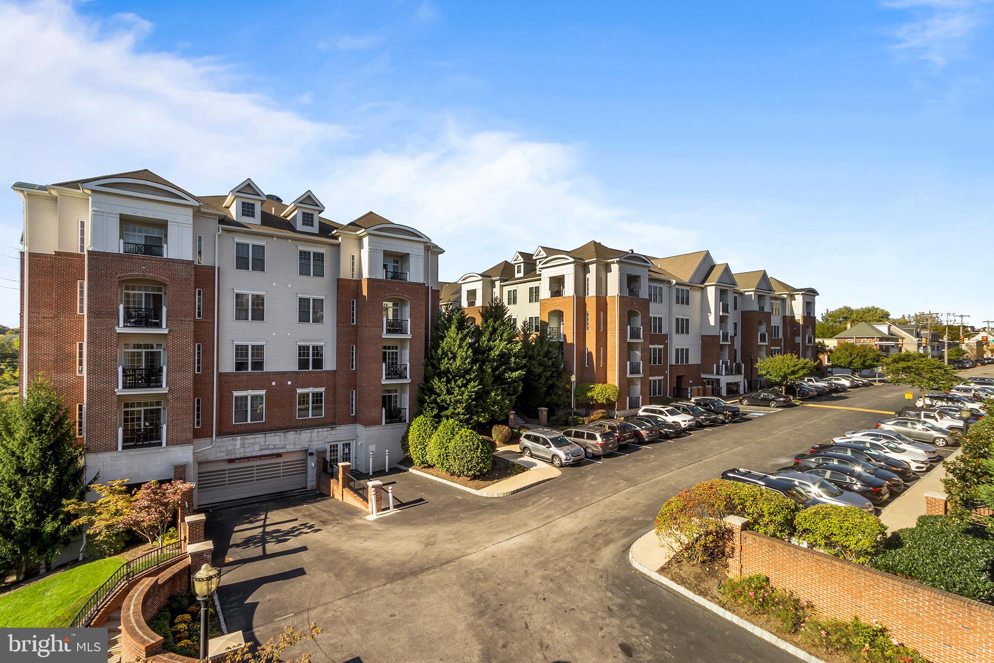 200 W ELM ST #1221