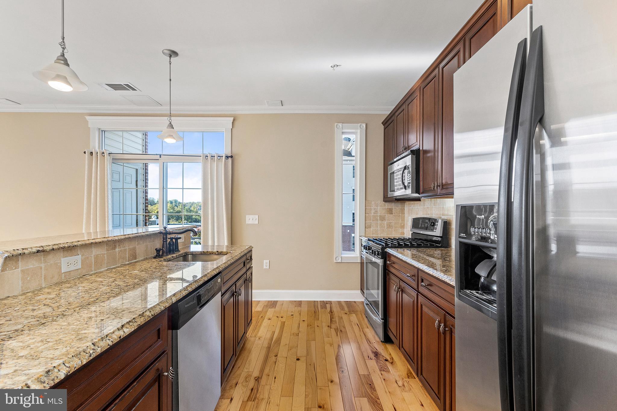 200 W ELM ST #1221