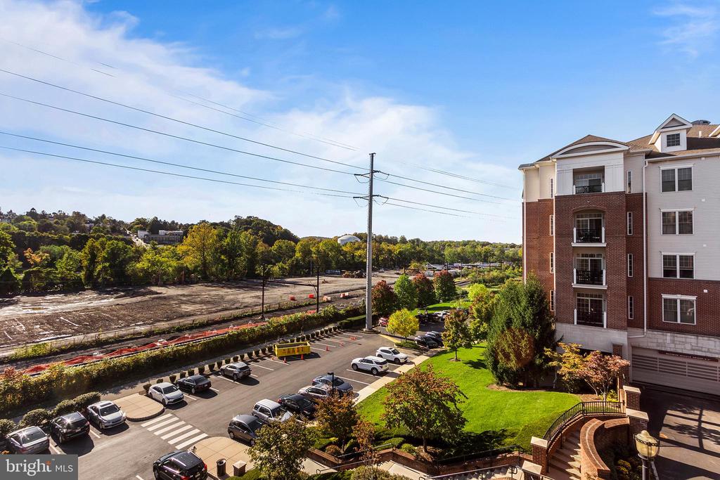 200 W ELM ST #1221