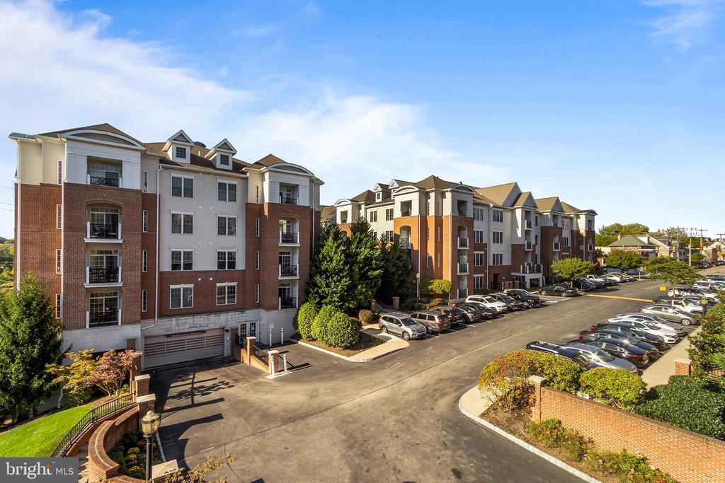 200 W ELM ST #1221