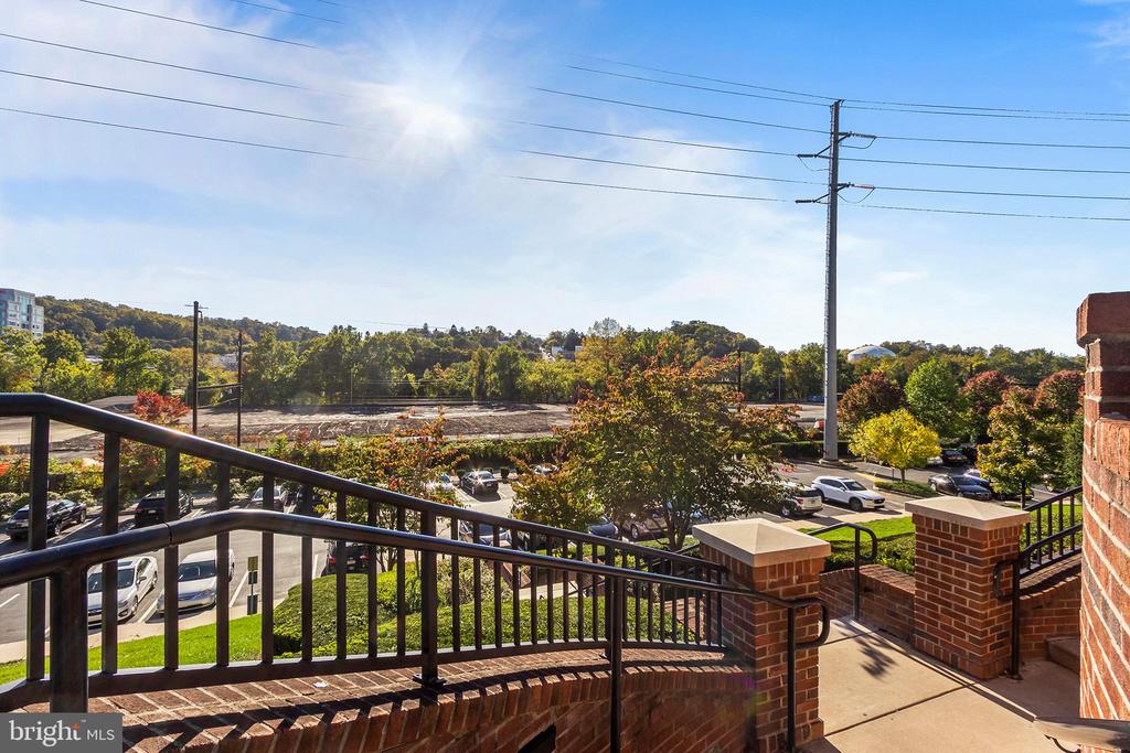 200 W ELM ST #1221