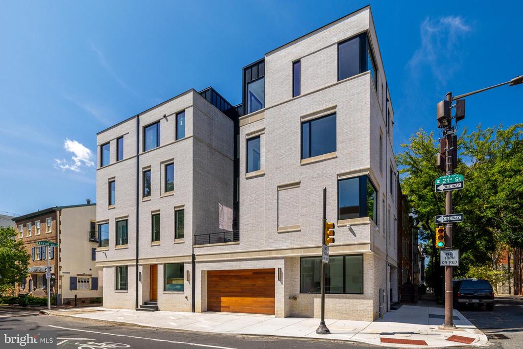 2100 Lombard St