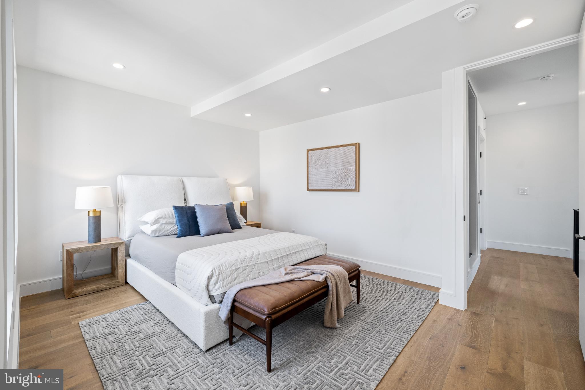 2100 Lombard St