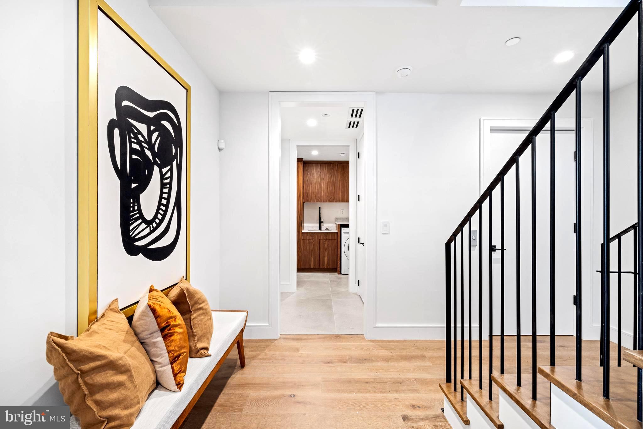 2100 Lombard St