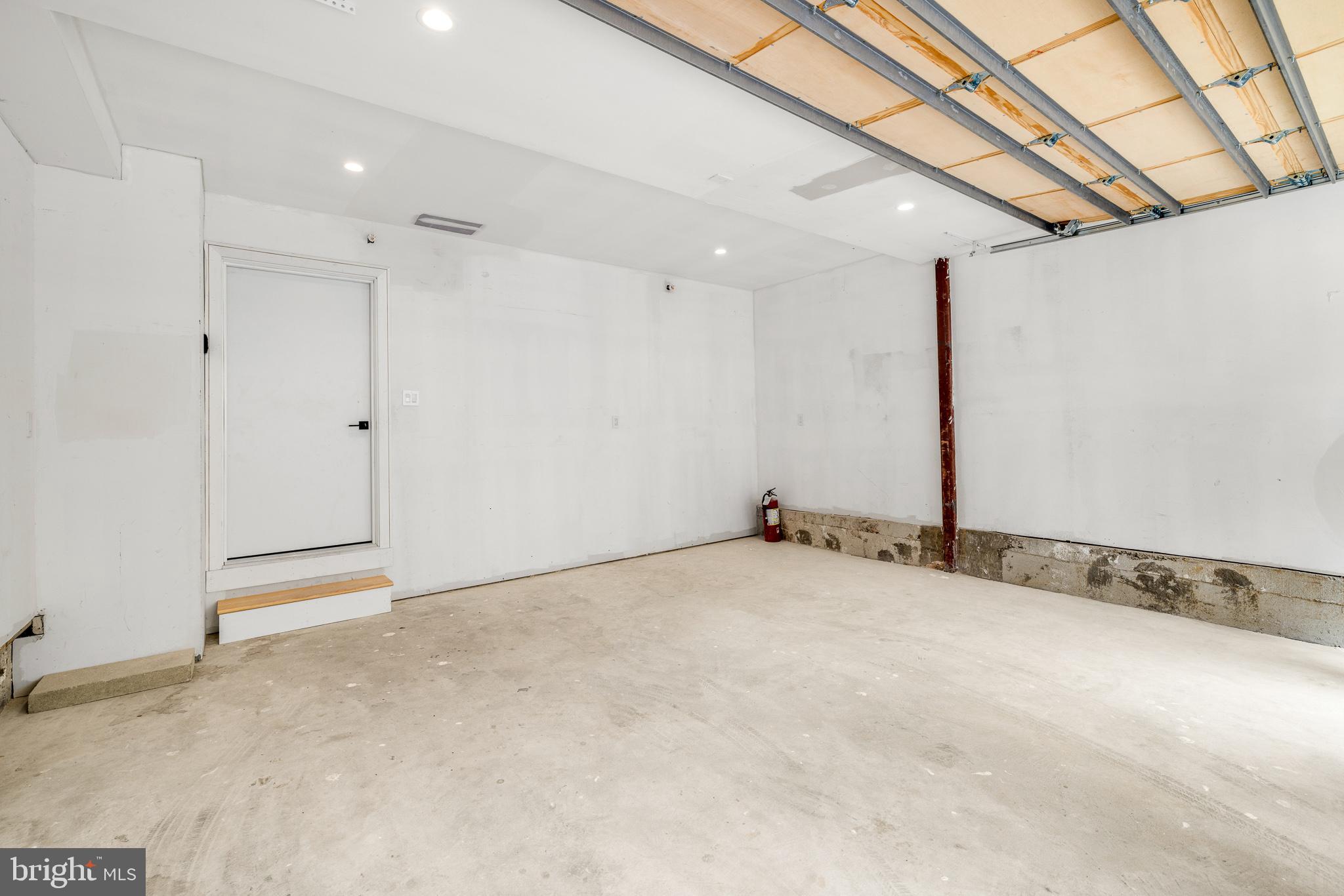 2100 Lombard St