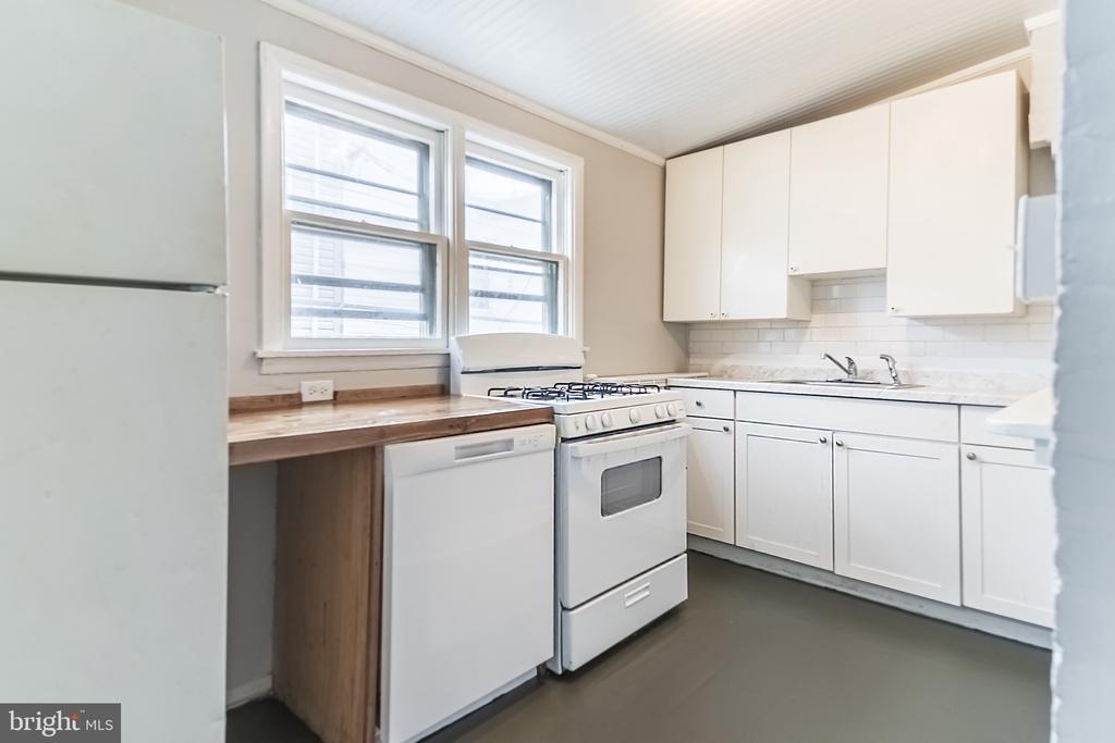 876 N 23RD ST #FLOOR #1
