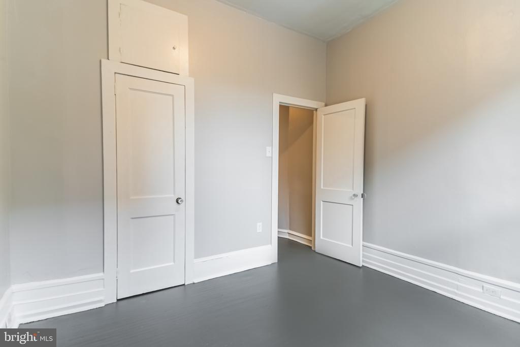 876 N 23RD ST #FLOOR #1