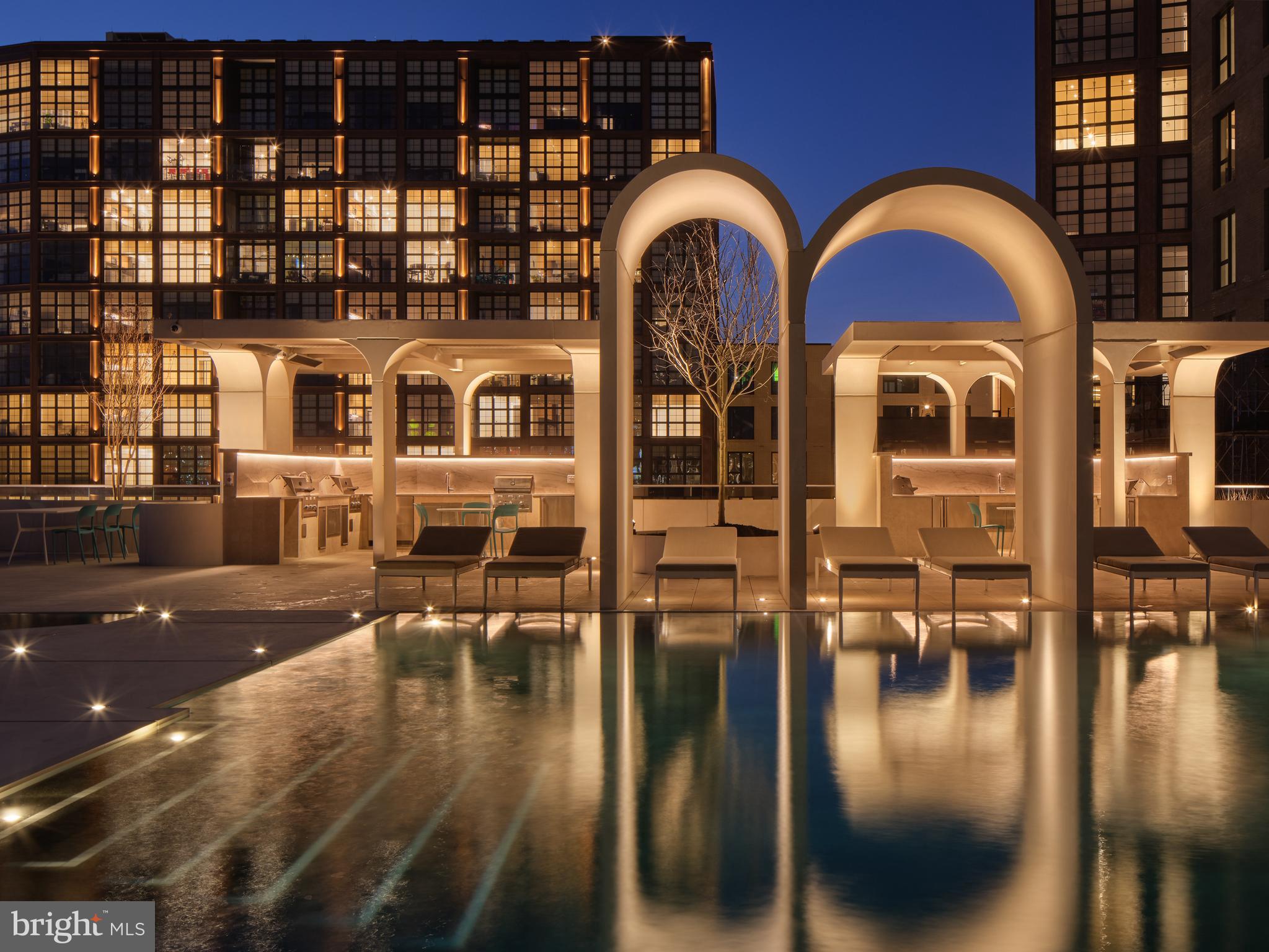 1099 GERMANTOWN AVE #PENTHOUSE H1236