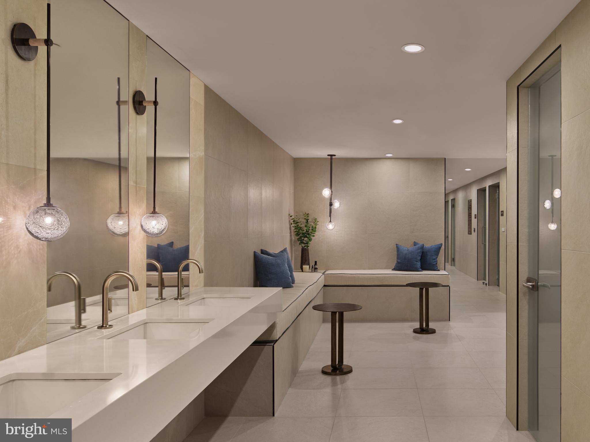 1099 GERMANTOWN AVE #PENTHOUSE H1244