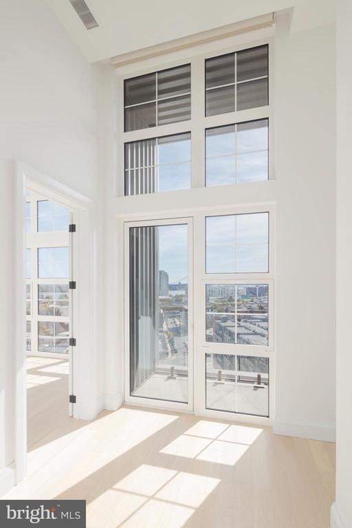 1099 GERMANTOWN AVE #PENTHOUSE H1244