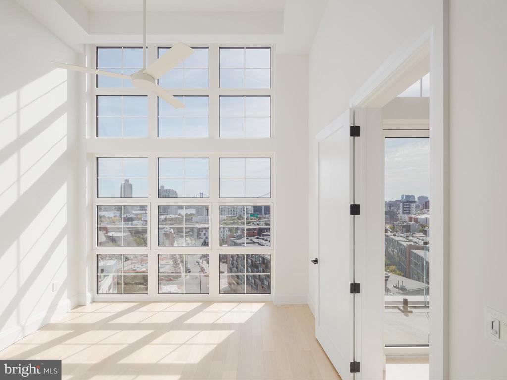 1099 GERMANTOWN AVE #PENTHOUSE H1244