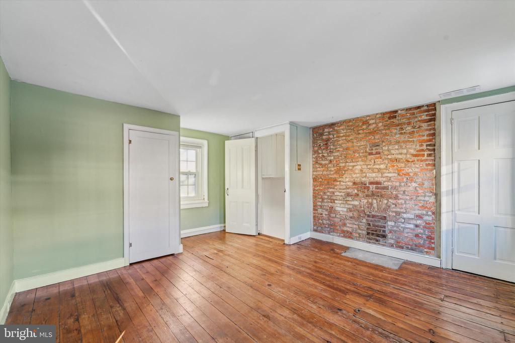217 S Sartain St