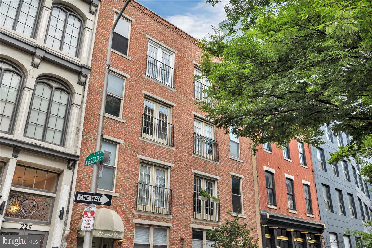 221-23 Race St #7