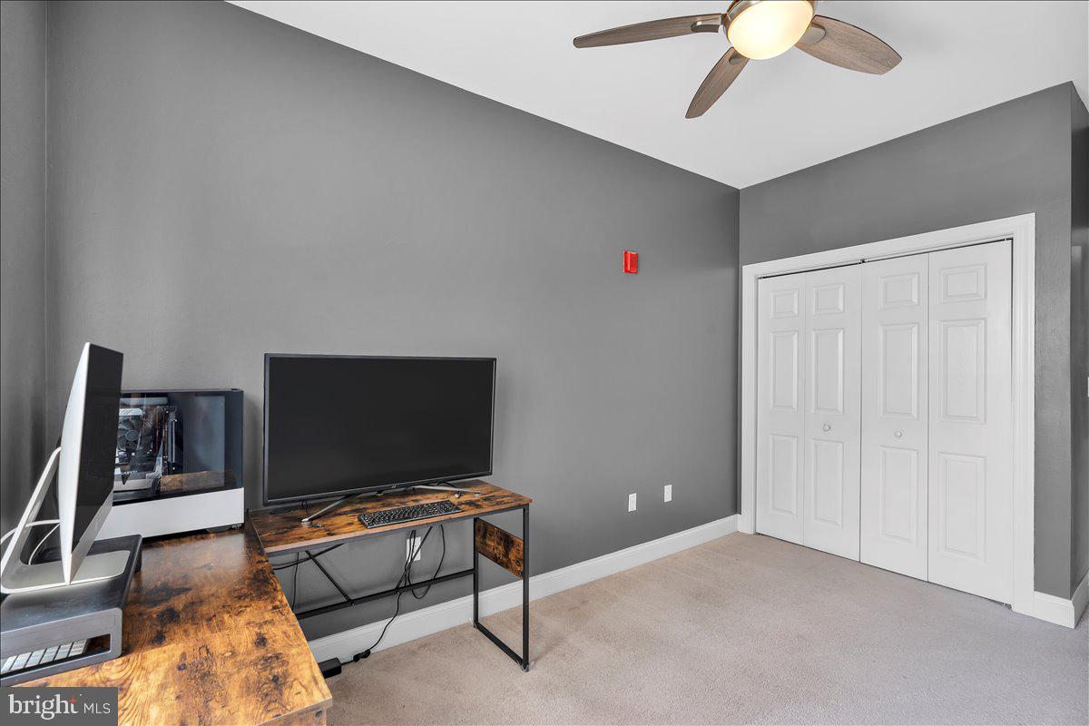 221-23 Race St #7