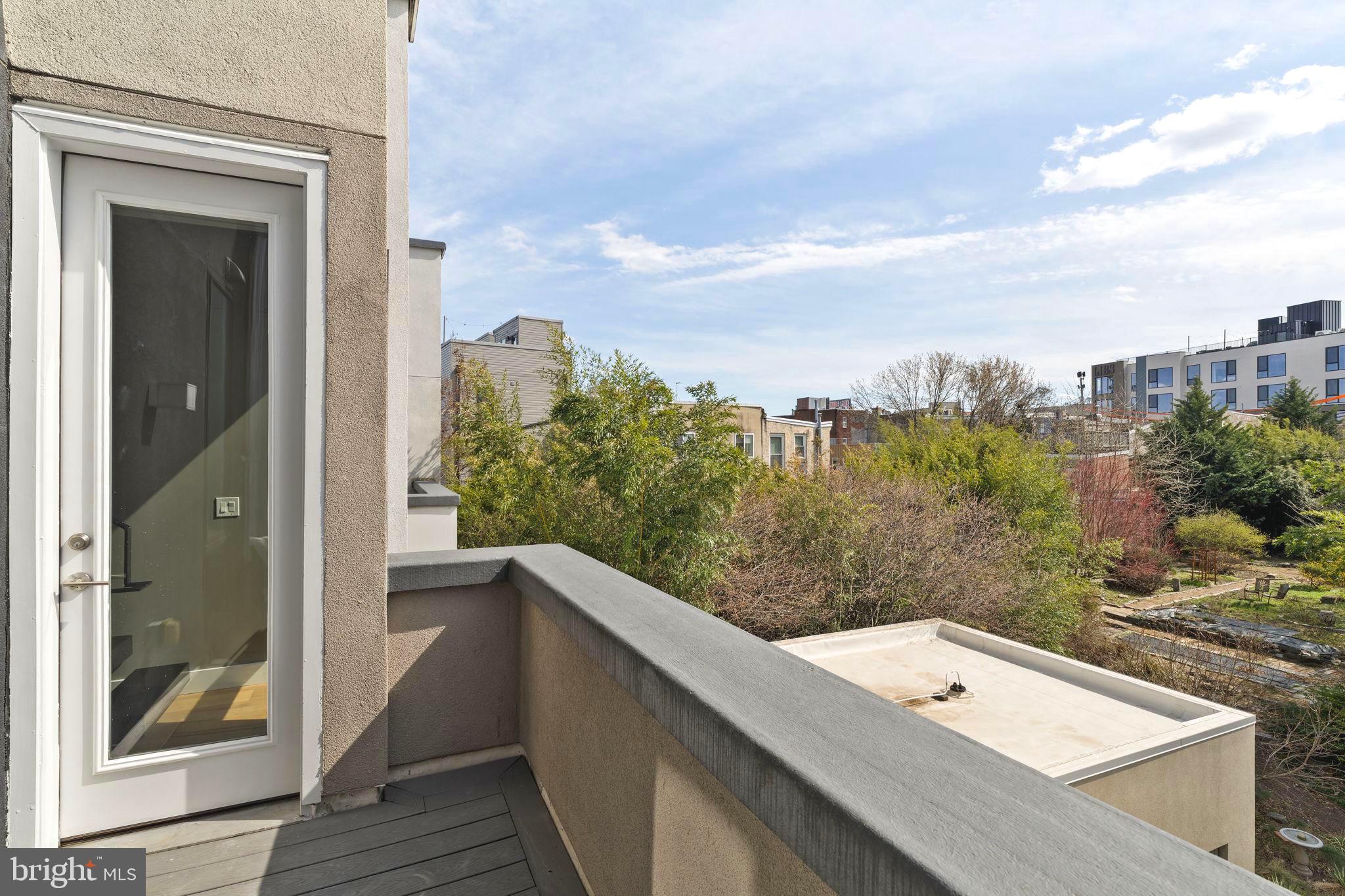 204 W Laurel St #3
