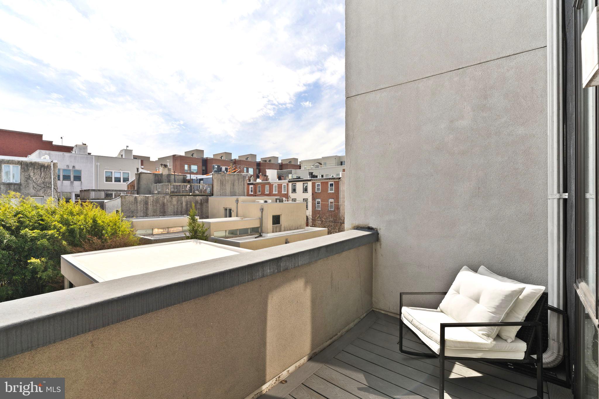 204 W Laurel St #3