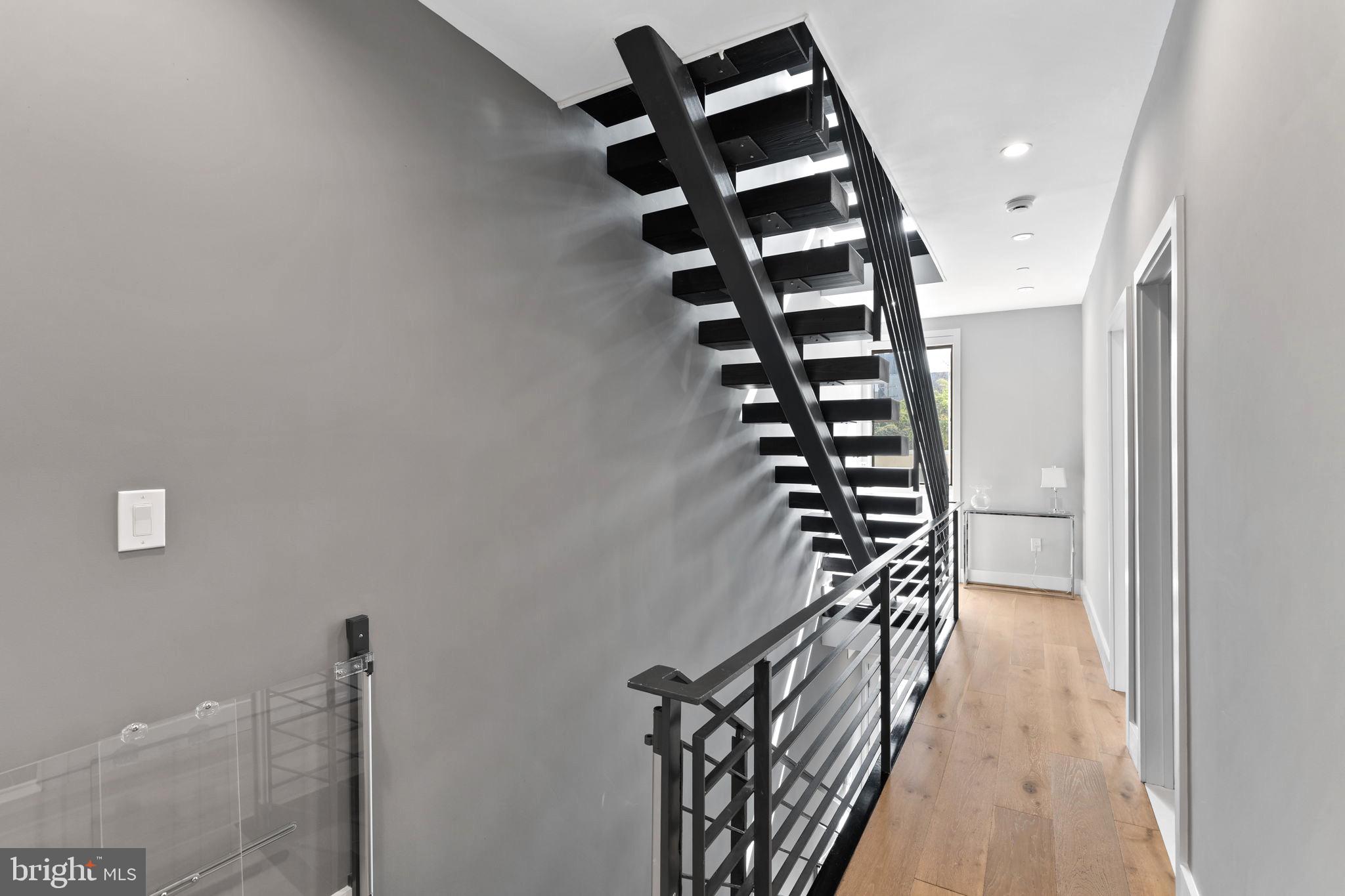 204 W Laurel St #3