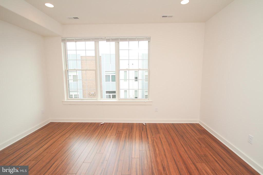 864 N 19TH STREET