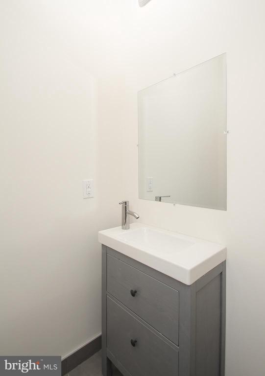 864 N 19TH STREET