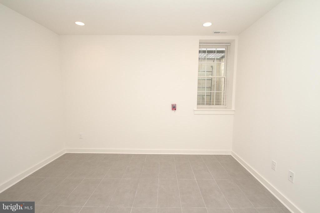 864 N 19TH STREET