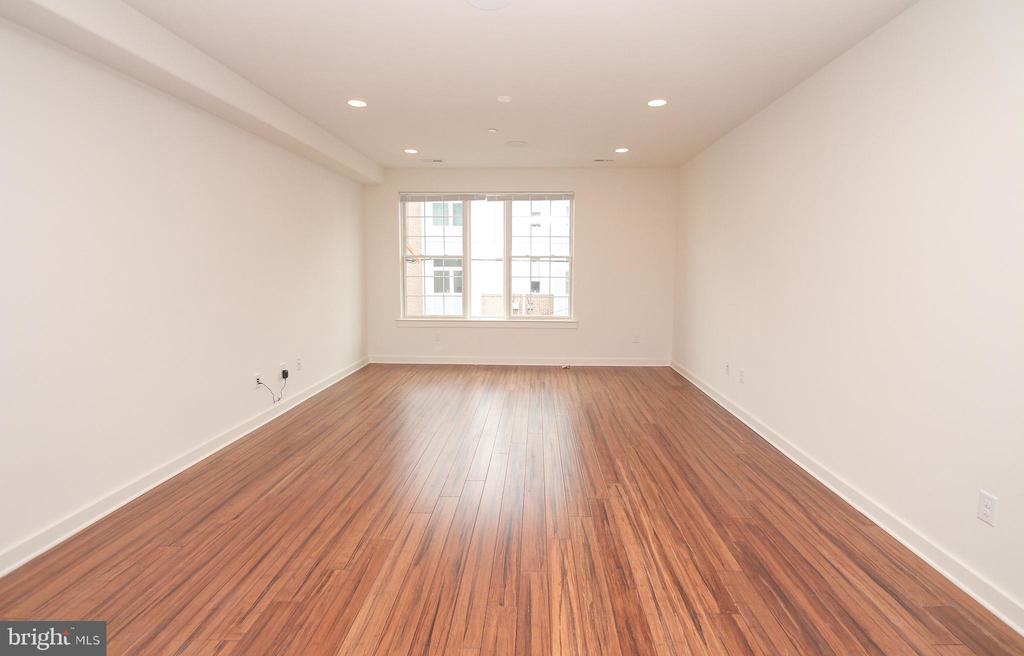 864 N 19TH STREET