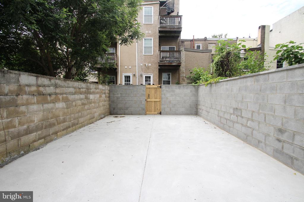 864 N 19TH STREET