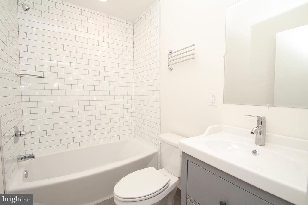 864 N 19TH STREET