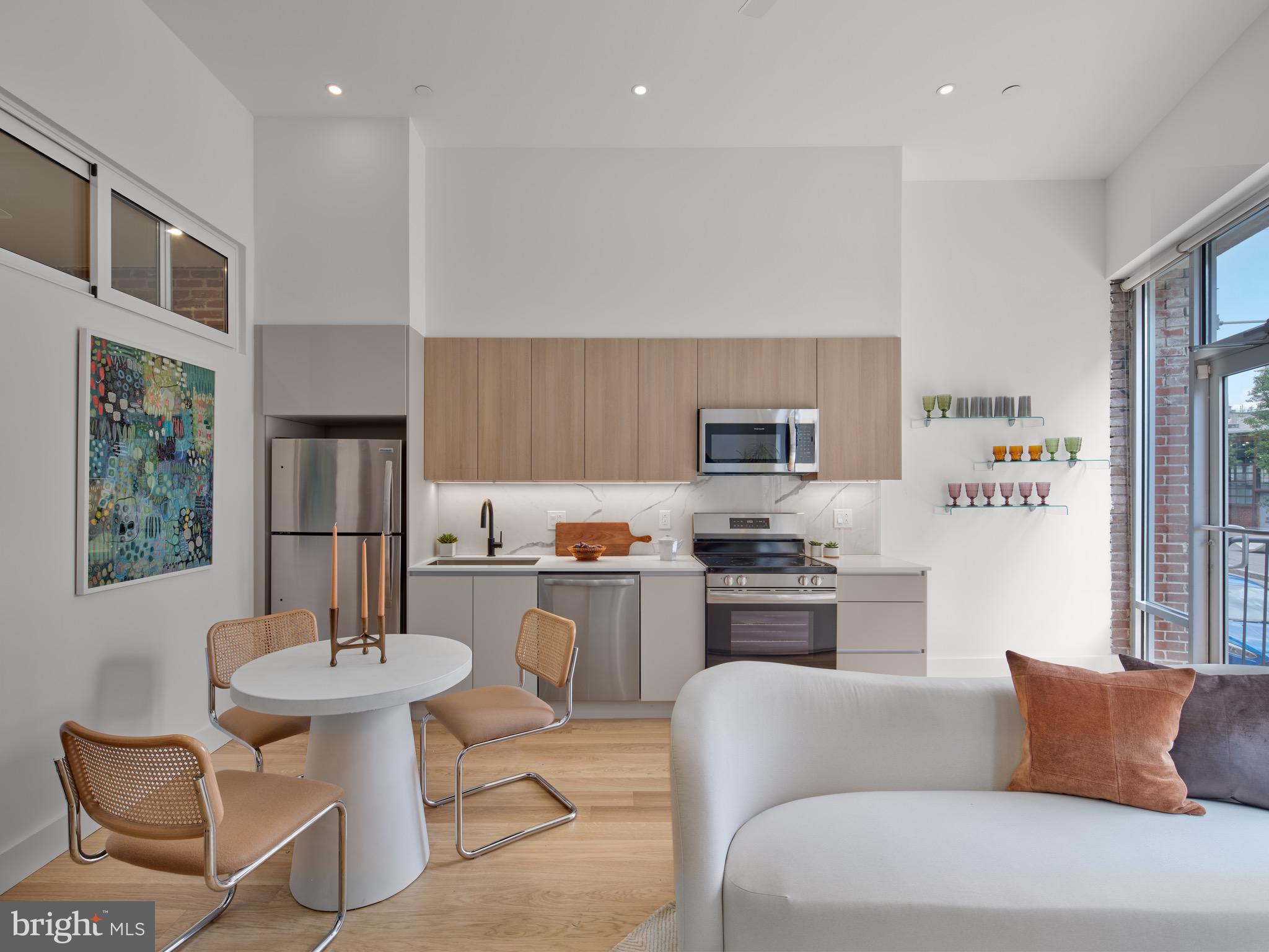 1099 GERMANTOWN AVE #M116