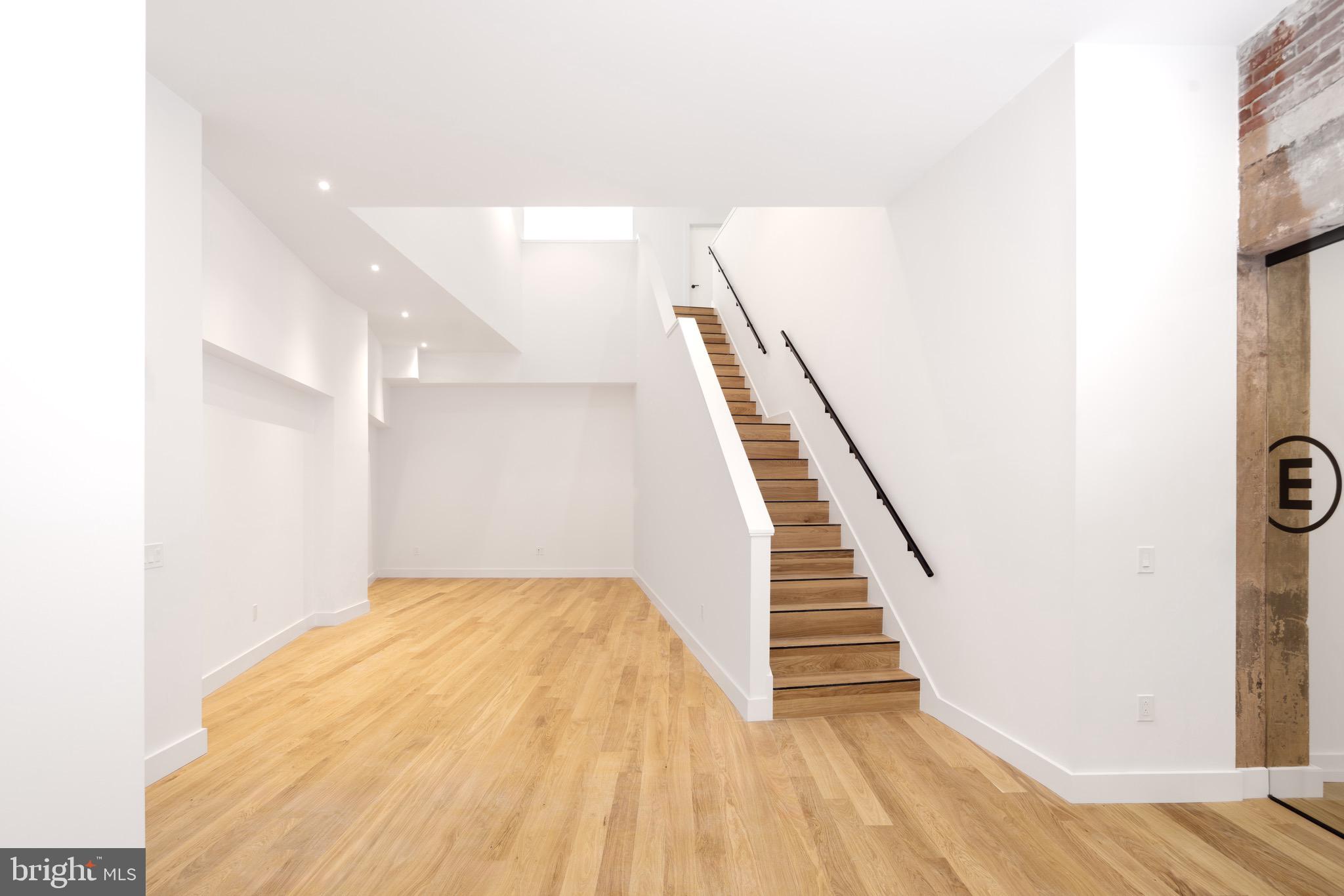 1099 GERMANTOWN AVE #M103