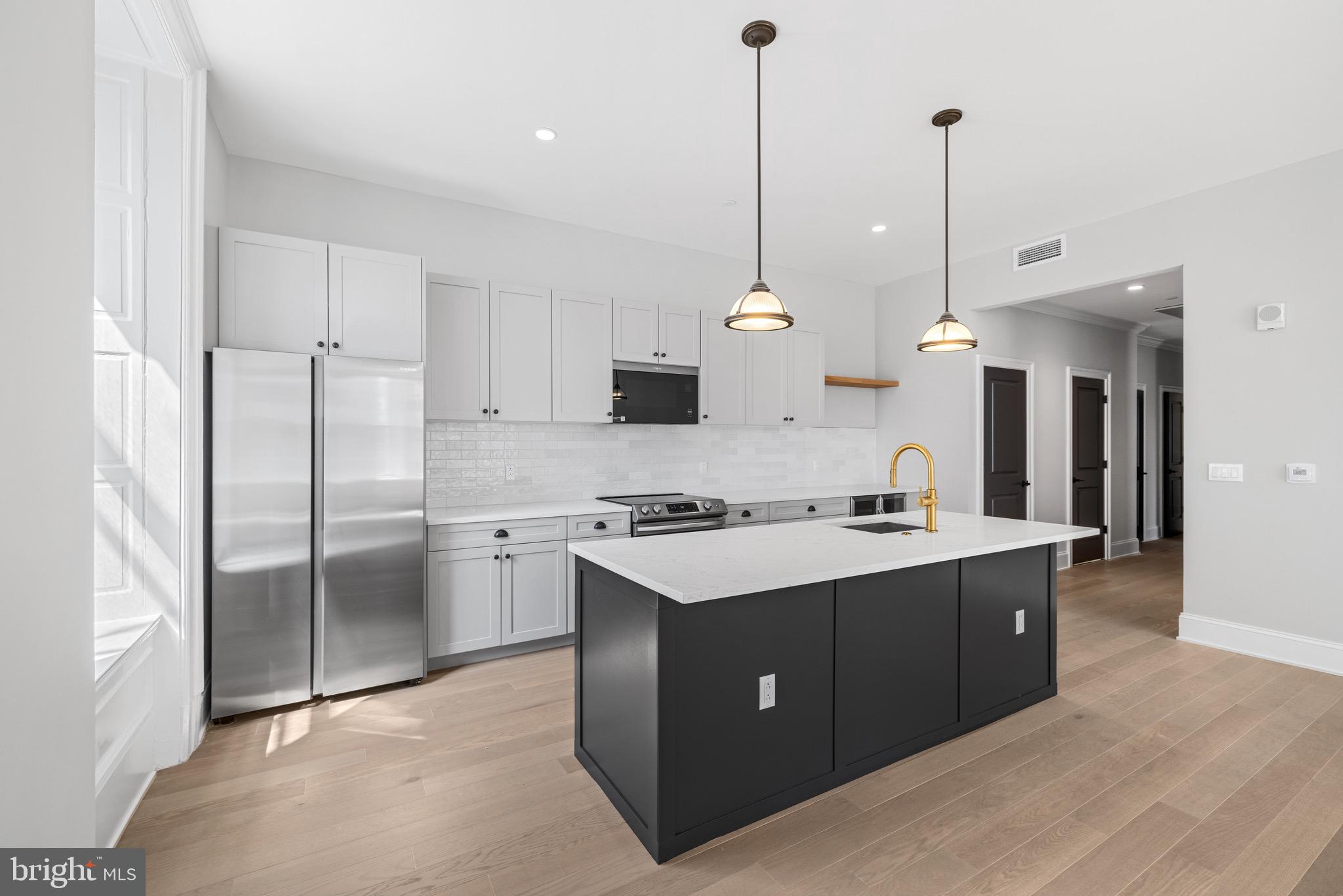 200 BROAD ST 904