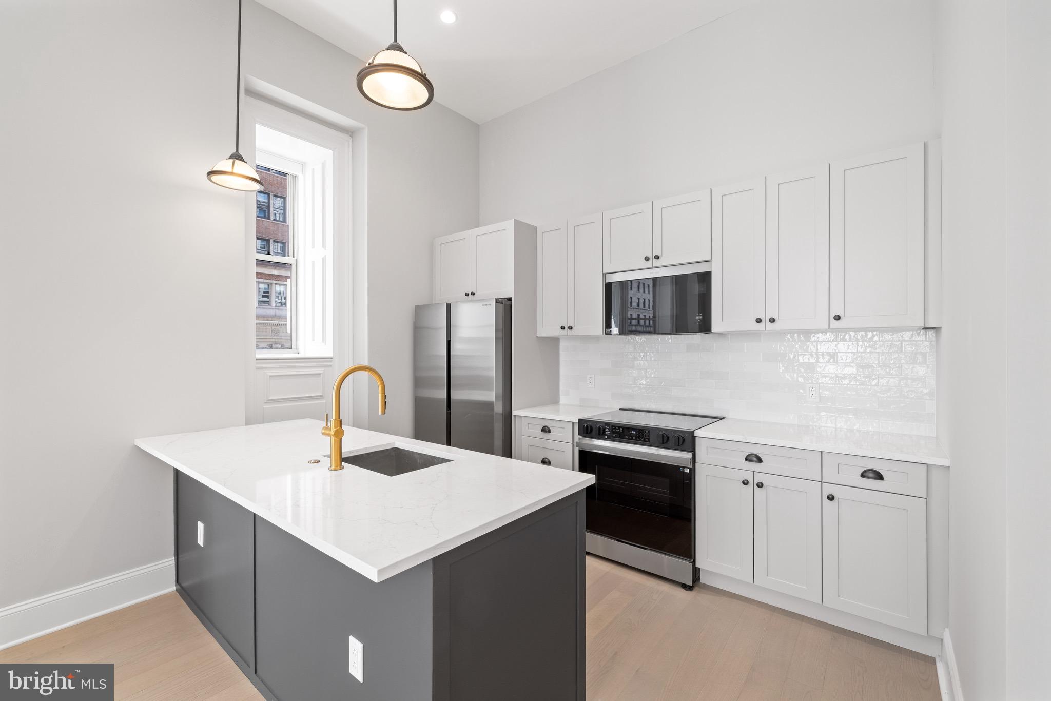 200 BROAD ST 904
