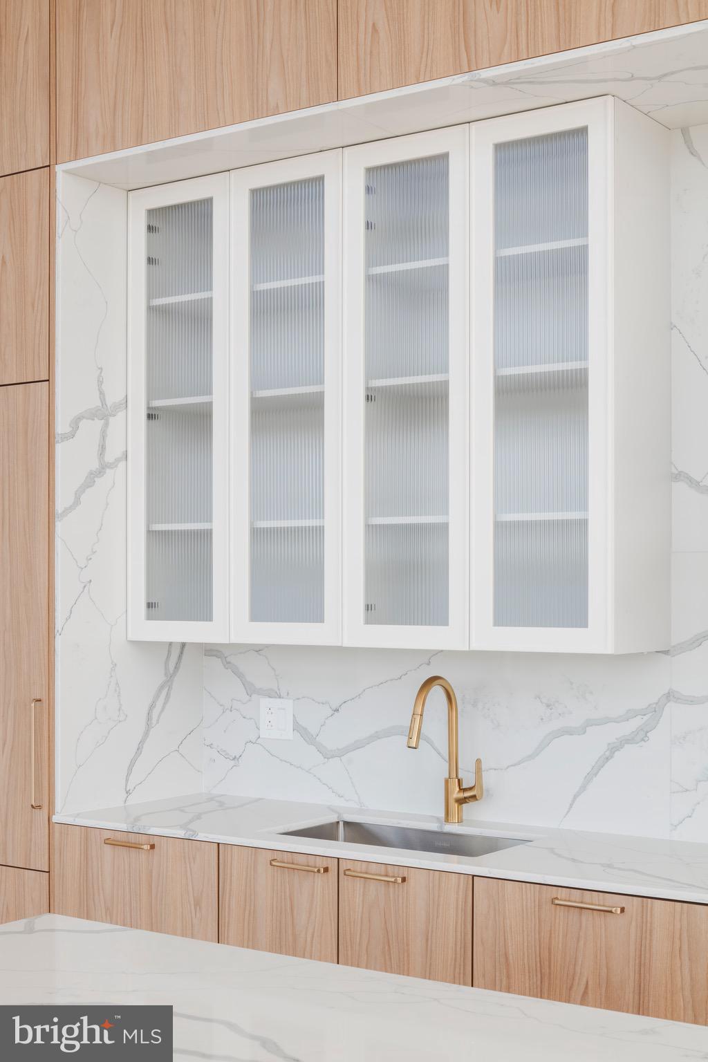 1099 GERMANTOWN AVENUE B