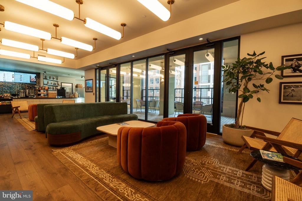 200 S BROAD STREET Unit: 815
