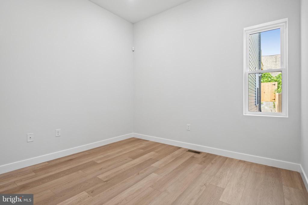 1932 N 6TH STREET Unit: 3