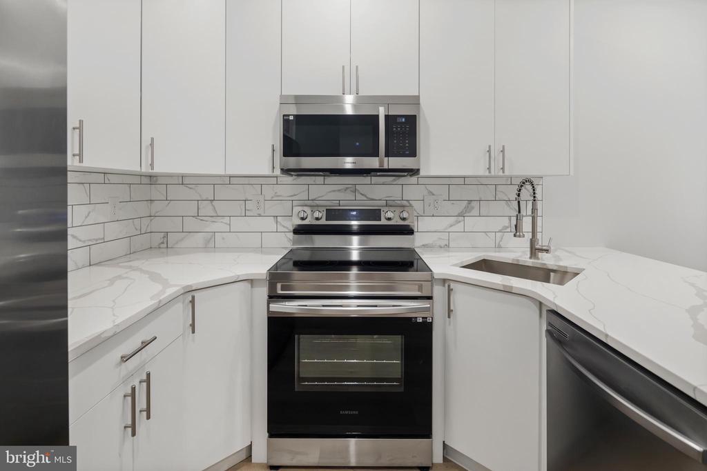 1932 N 6TH STREET Unit: 3