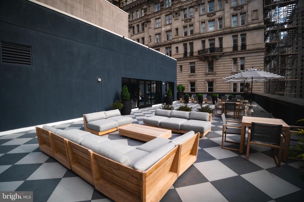 200 S BROAD STREET Unit: 1003