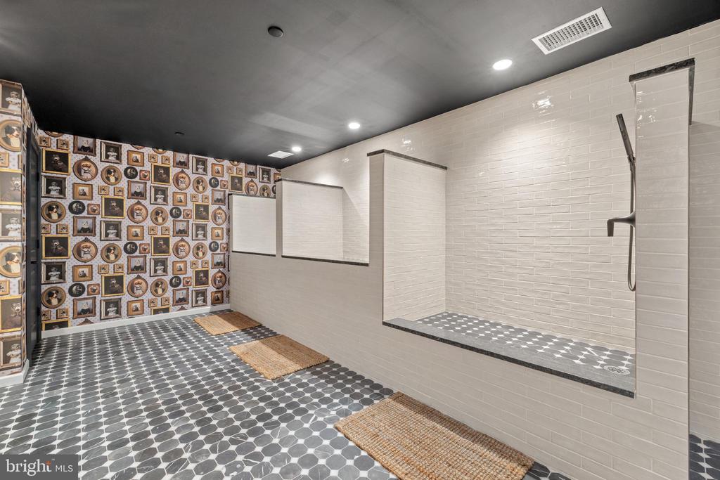 200 S BROAD STREET Unit: 1003