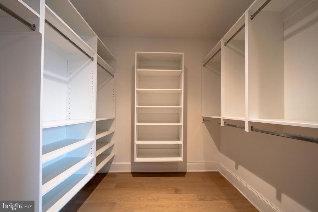 200 S BROAD STREET Unit: 1003
