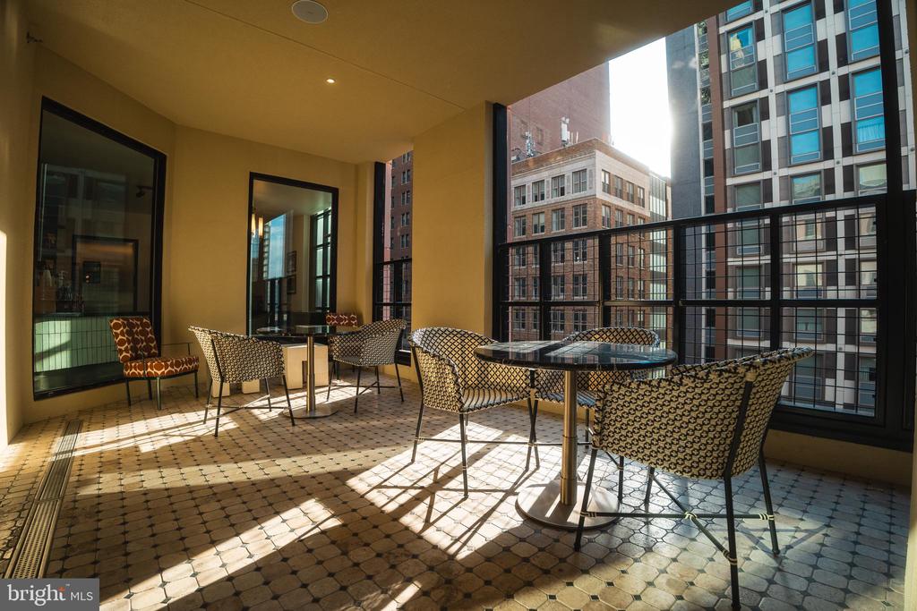 200 S BROAD STREET Unit: 325