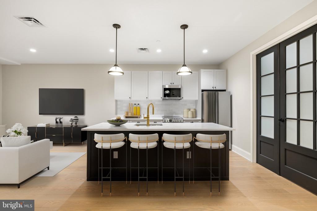 200 S BROAD STREET Unit: 325
